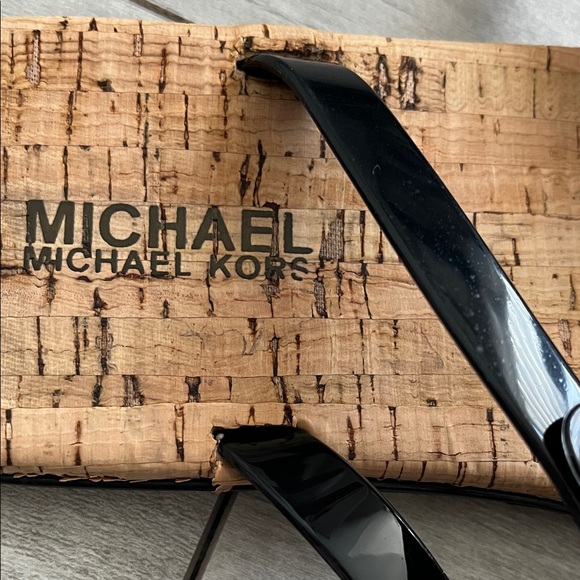 MICHAEL Michael Kors Black Patent Leather Gold Logo Thong Sandals, Szie 8 - Picture 3 of 6